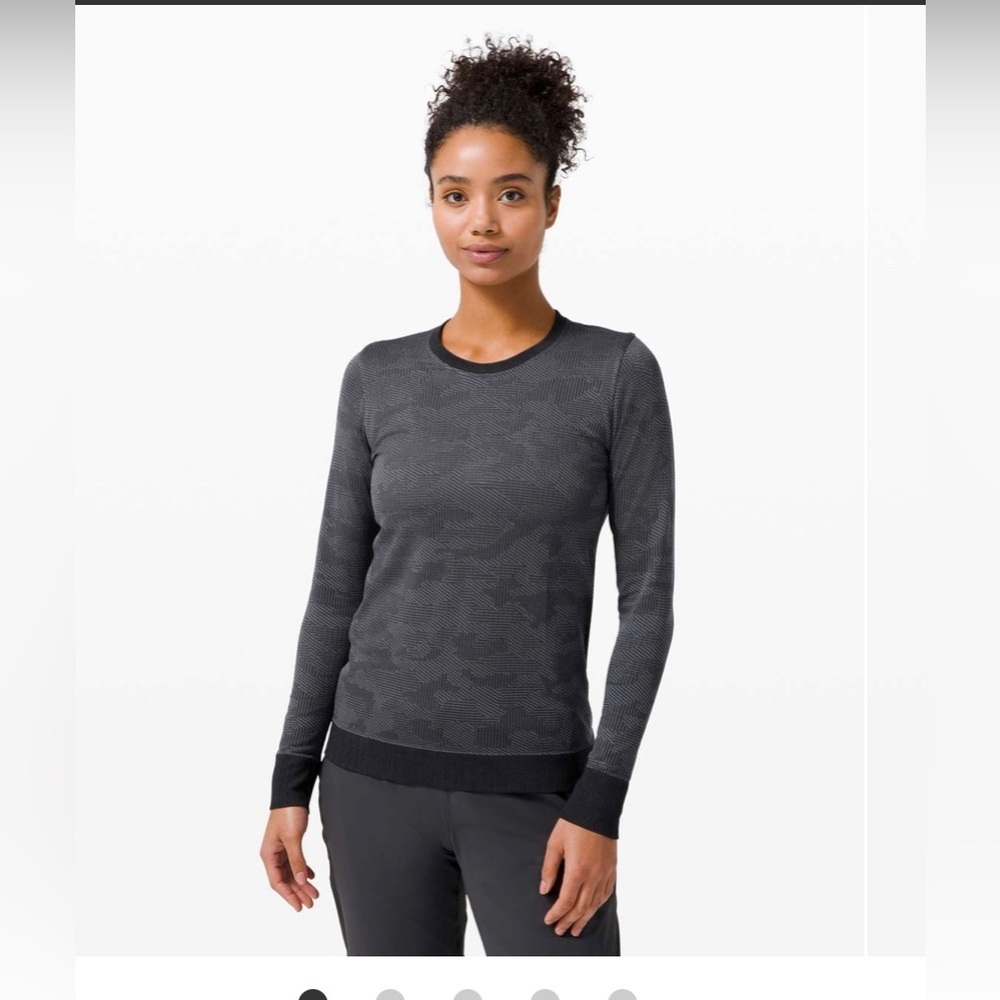 Lululemon Swiftly Breathe Long Sleeve
Vented Camo Black / Asphalt Grey
